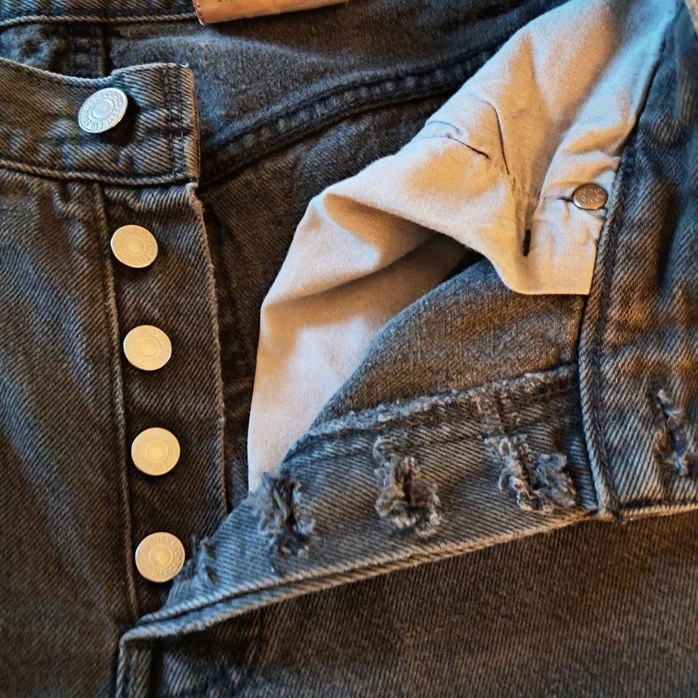 Vintage 90s Levi's 501 Jeans Button Fly Cotton 5 Pocket Style High Rise Black - Picture 7 of 10